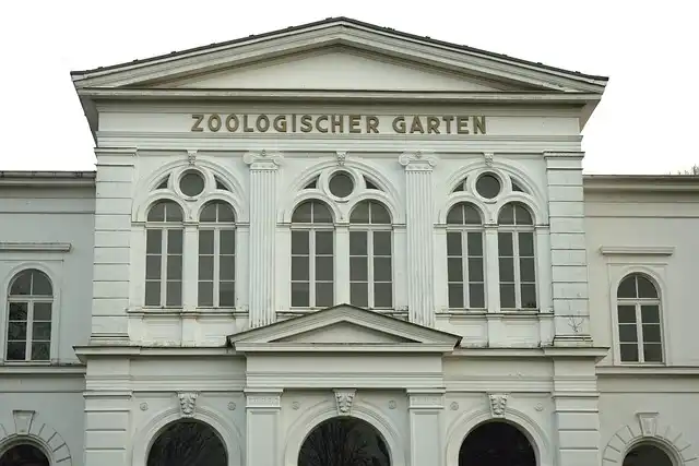 Zoo Buildings: Creative Design Ideas for Animal Habitats 8 Zoo Buildings